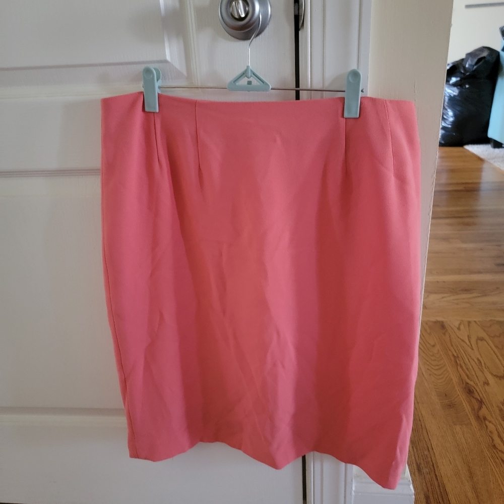 Lined pencil skirt